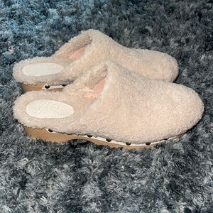 J.Crew Sherpa clogs size 8 never worn